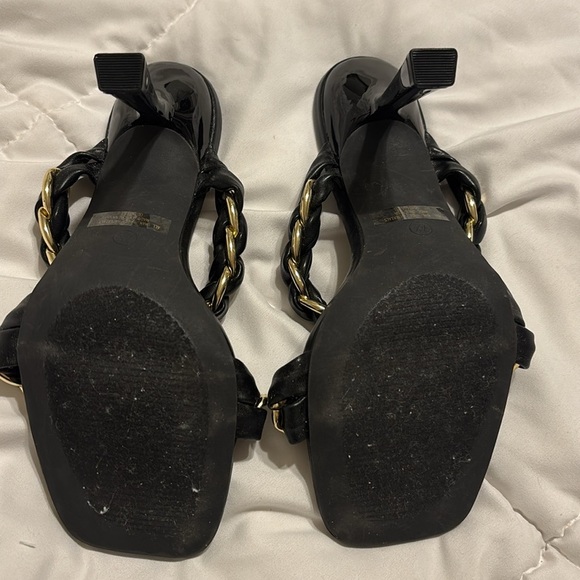 Liliana gold chain and black braided heels size 7 1/2 - Picture 3 of 6